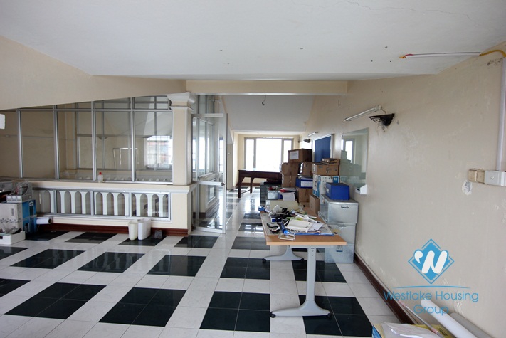 Nice and cozy house in Westlake area 